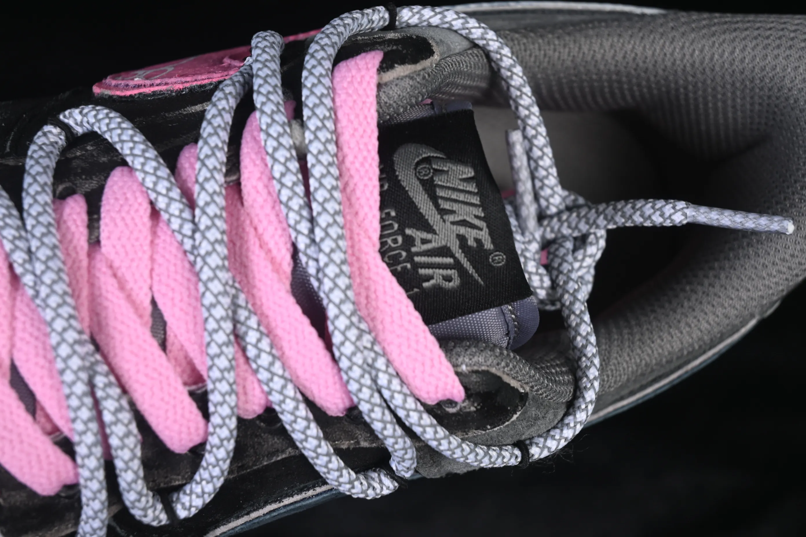 All categories Nk Air Force 1 Air Force series Nk Air Force 1 Low Air Force low top Nike Air Force 1'07 Low "Gray-Pink Lucky Charm" Hand-painted graffiti Gray pink lucky charm Air Force 1 low-top casual sneakers YD2425-880
